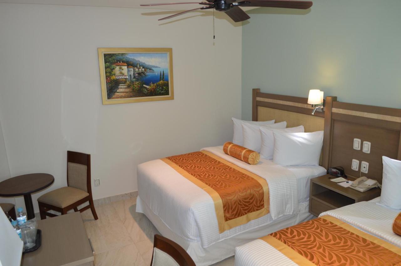Hotel Villa Magna Poza Rica Eksteriør billede
