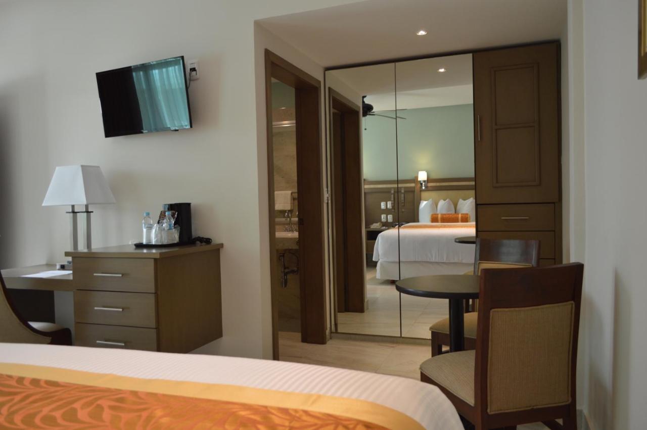 Hotel Villa Magna Poza Rica Eksteriør billede