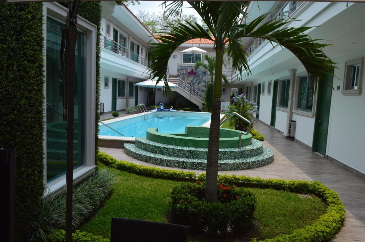 Hotel Villa Magna Poza Rica Eksteriør billede